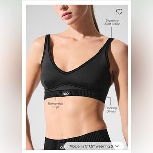 ALO Yoga Black Sports Bra with Wide Straps and Moisture-Wicking Fabric